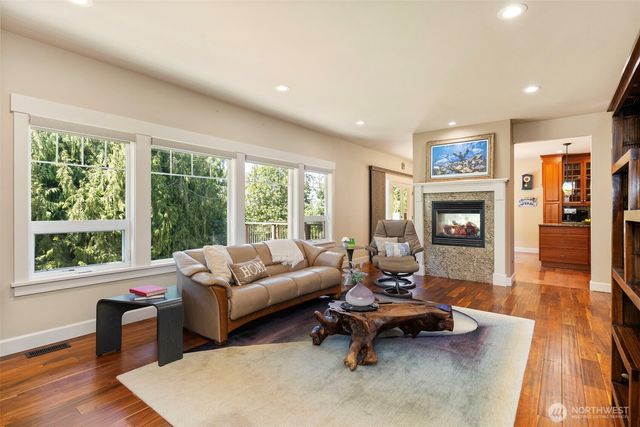 1956 NE Trail Way, Poulsbo, WA 98370