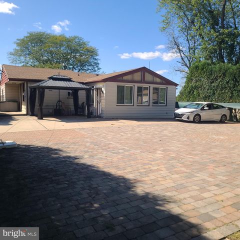 49 TWIST DR, Southampton, PA 18966