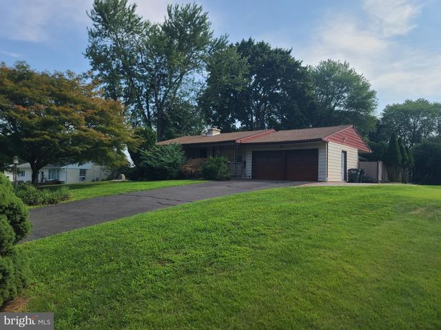49 TWIST DR, Southampton, PA 18966