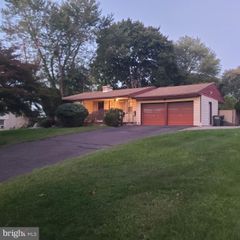 49 TWIST DR, Southampton, PA 18966