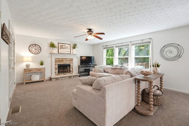 488 Schooner Lane, Northfield Center, OH 44067