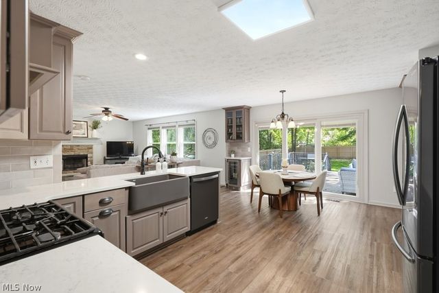 488 Schooner Lane, Northfield Center, OH 44067