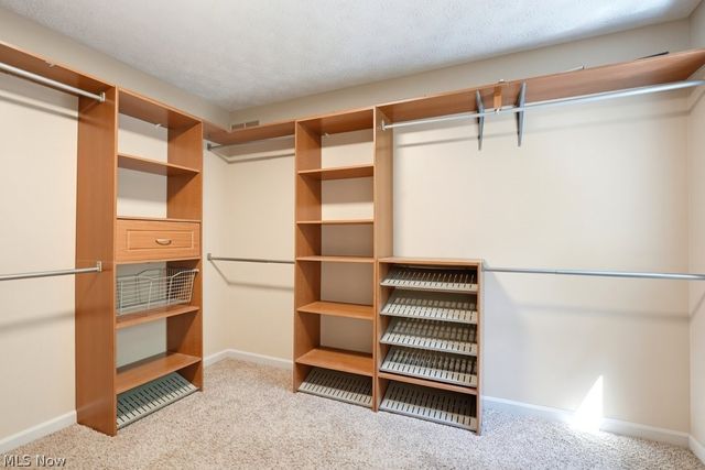 488 Schooner Lane, Northfield Center, OH 44067