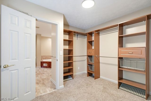 488 Schooner Lane, Northfield Center, OH 44067