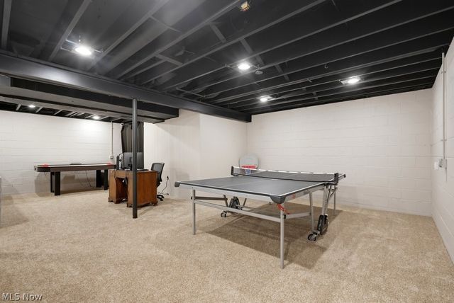 488 Schooner Lane, Northfield Center, OH 44067
