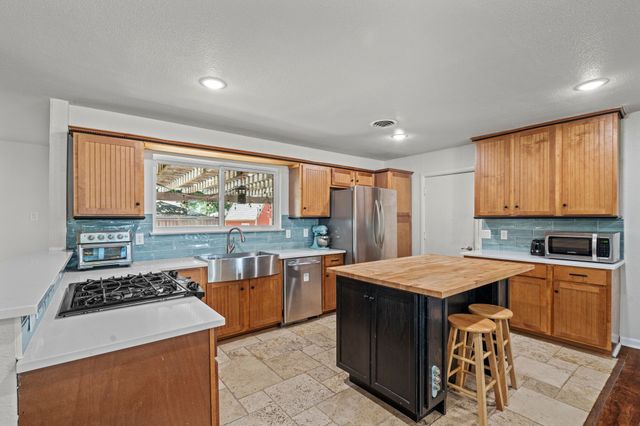 619 Kingston Drive, Irving, TX 75061