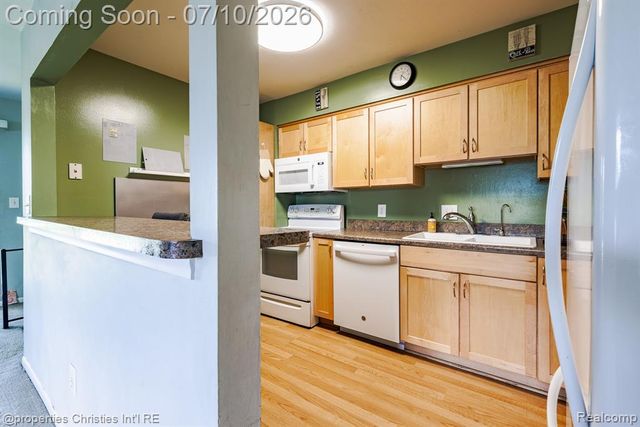 41678 Bedford Drive, Canton, MI 48187