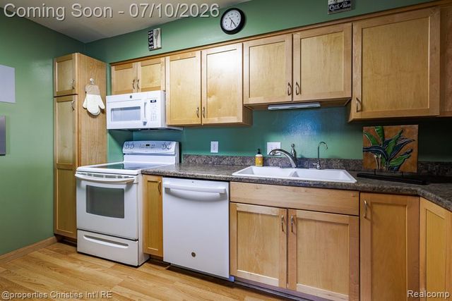 41678 Bedford Drive, Canton, MI 48187