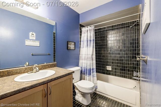 41678 Bedford Drive, Canton, MI 48187