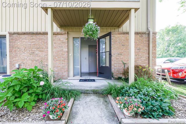 41678 Bedford Drive, Canton, MI 48187