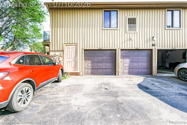 41678 Bedford Drive, Canton, MI 48187