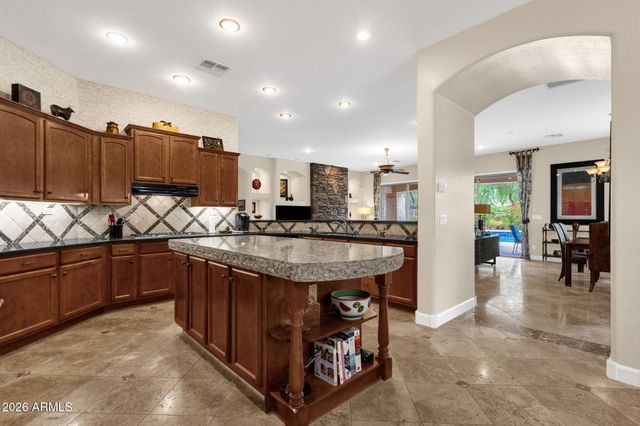 4576 E CAVALRY Drive, Gilbert, AZ 85297