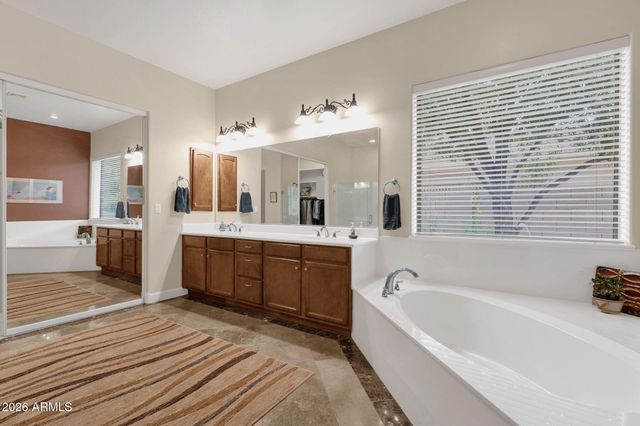 4576 E CAVALRY Drive, Gilbert, AZ 85297