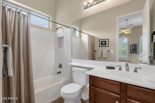 4576 E CAVALRY Drive, Gilbert, AZ 85297