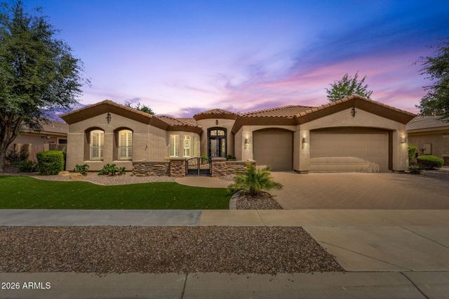 4576 E CAVALRY Drive, Gilbert, AZ 85297