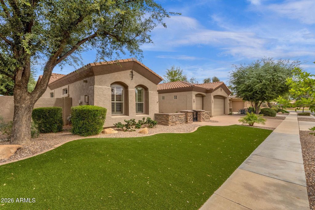 4576 E CAVALRY Drive, Gilbert, AZ 85297