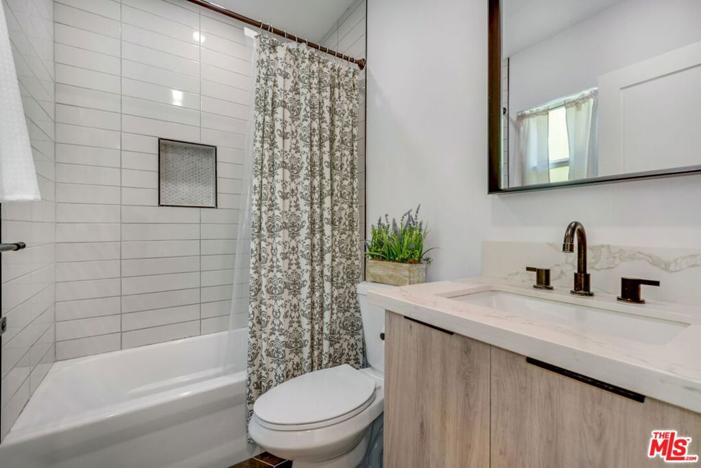 Image 21 of property listing at 4261 Palmero Boulevard, Los Angeles, CA 90008