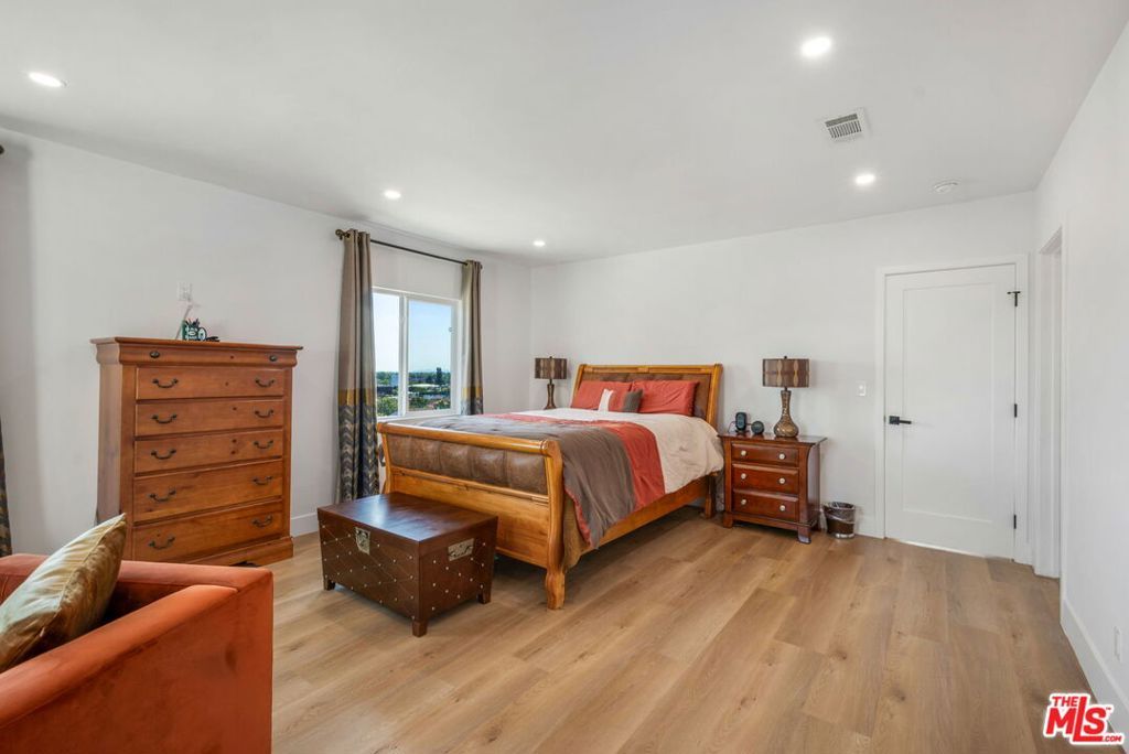 Image 25 of property listing at 4261 Palmero Boulevard, Los Angeles, CA 90008