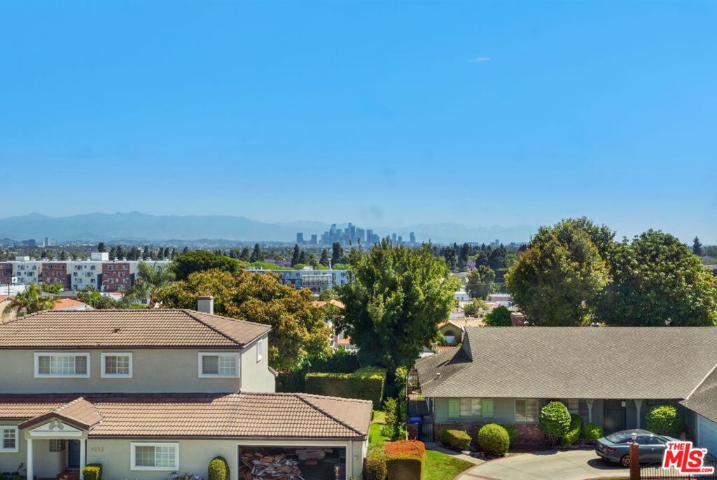 Image 27 of property listing at 4261 Palmero Boulevard, Los Angeles, CA 90008