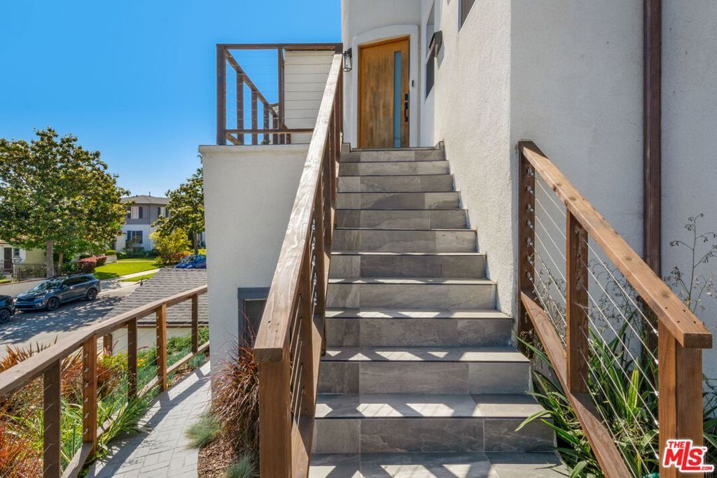 Image 3 of property listing at 4261 Palmero Boulevard, Los Angeles, CA 90008