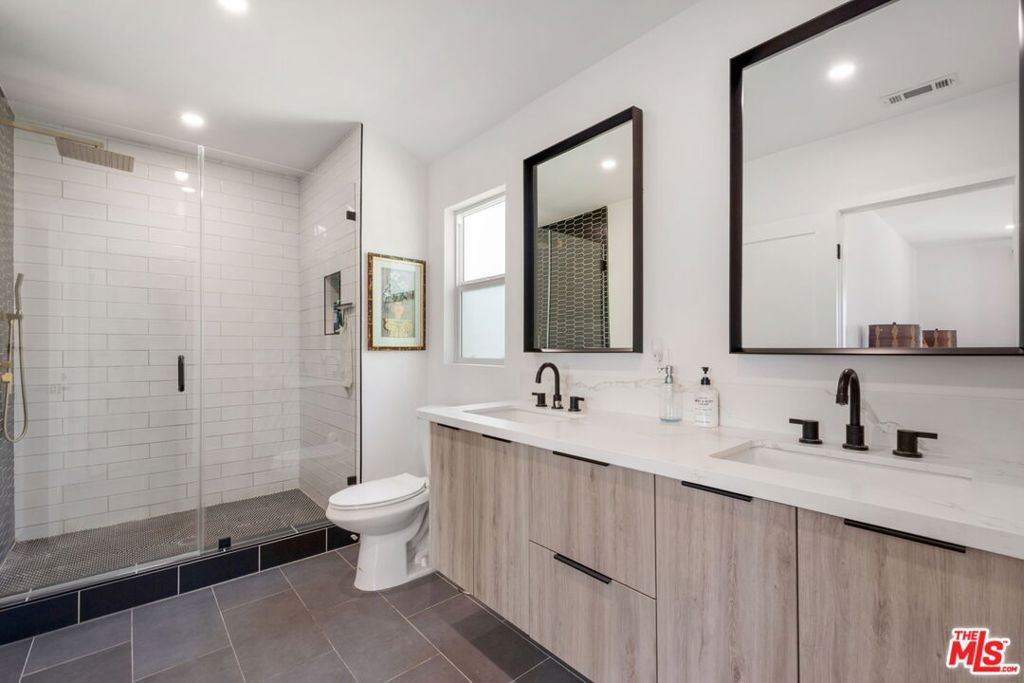 Image 30 of property listing at 4261 Palmero Boulevard, Los Angeles, CA 90008