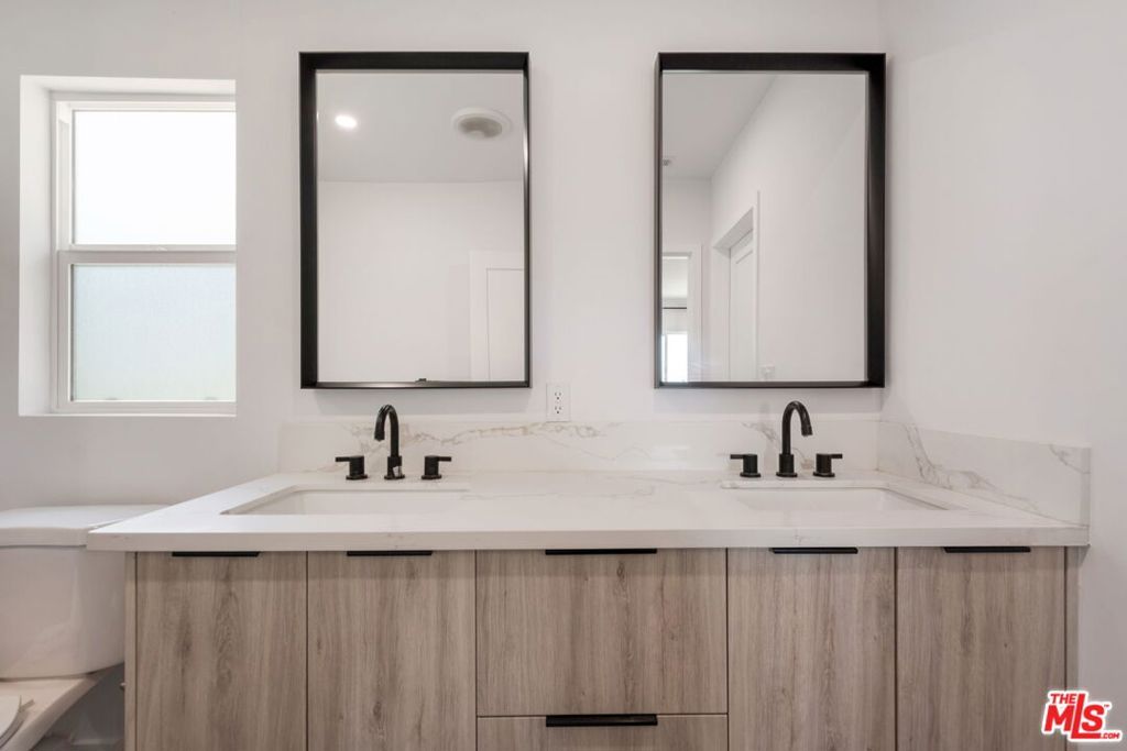 Image 31 of property listing at 4261 Palmero Boulevard, Los Angeles, CA 90008