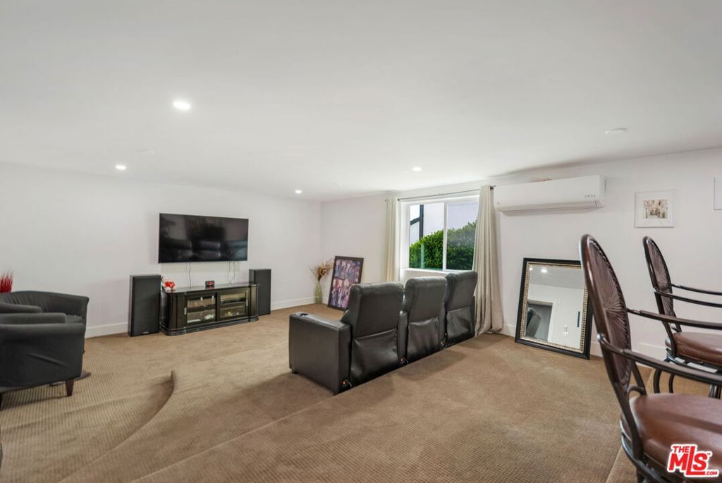Image 43 of property listing at 4261 Palmero Boulevard, Los Angeles, CA 90008