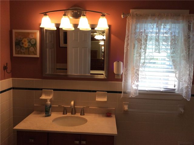 18 Mellon Road, Warwick, RI 02889