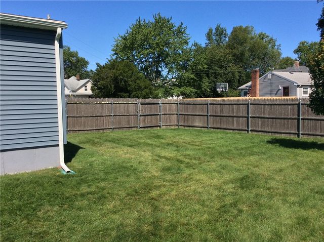 18 Mellon Road, Warwick, RI 02889