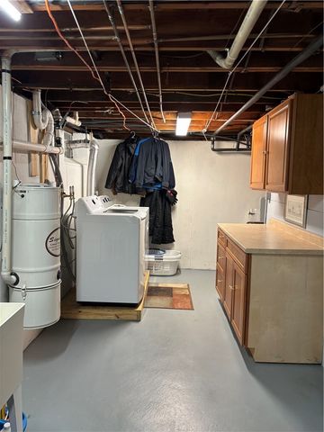 18 Mellon Road, Warwick, RI 02889