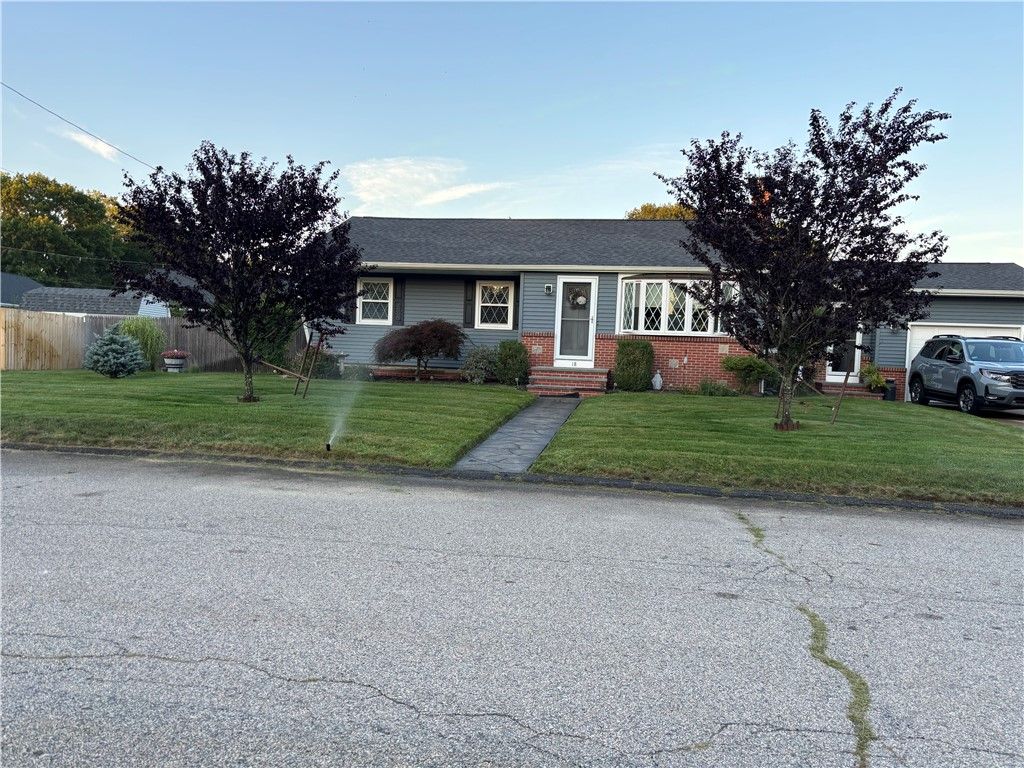 18 Mellon Road, Warwick, RI 02889