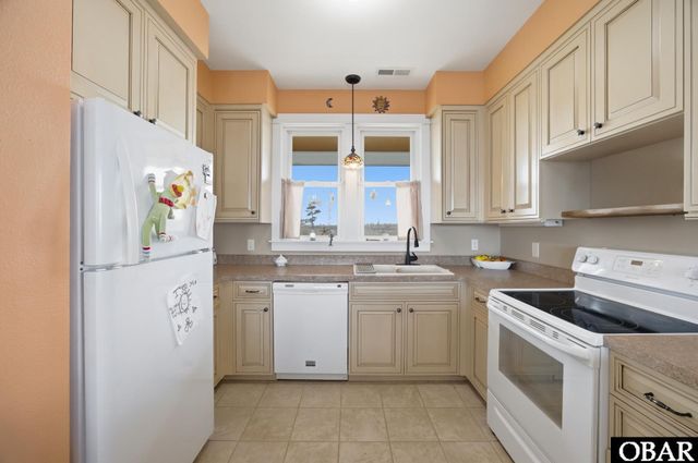 52 Cahoon Road, Manns Harbor, NC 27953