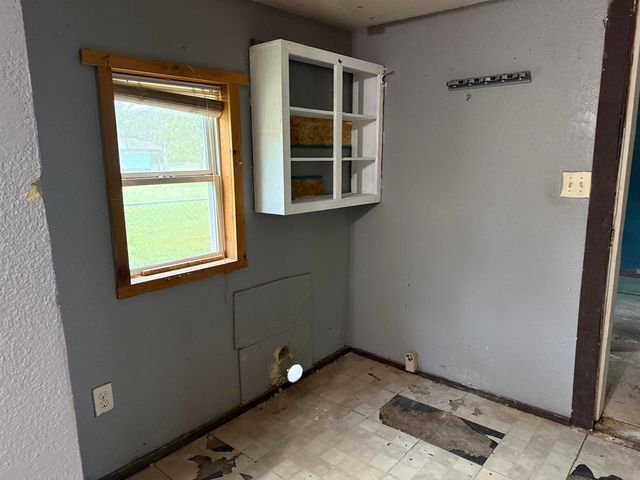 4521 W Newell Ave, Wichita, KS 67212