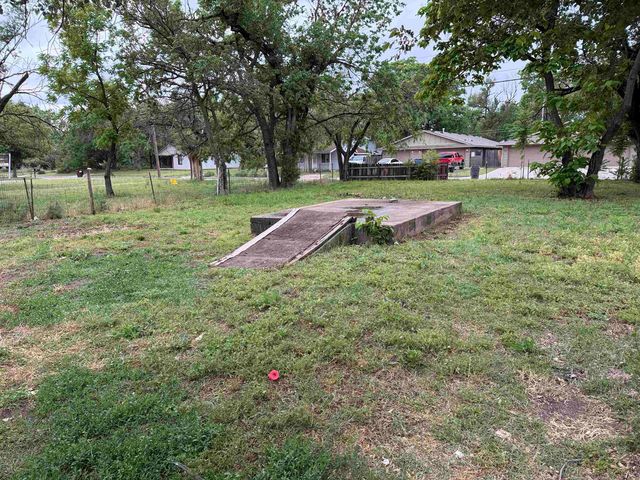 4521 W Newell Ave, Wichita, KS 67212