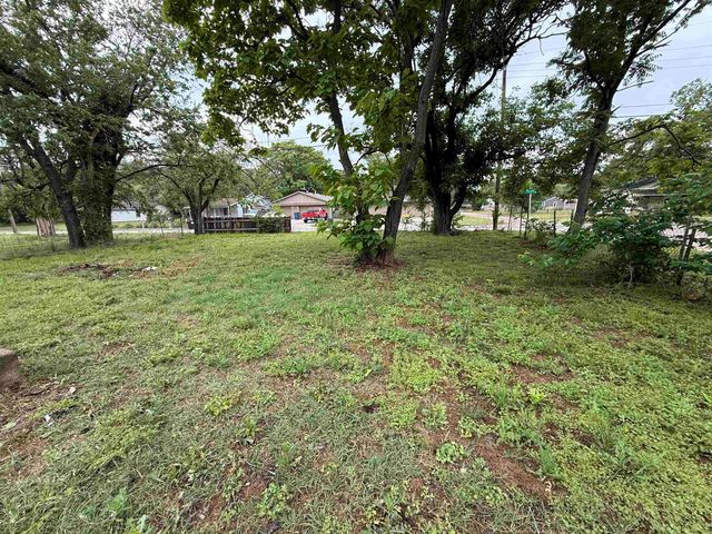 4521 W Newell Ave, Wichita, KS 67212