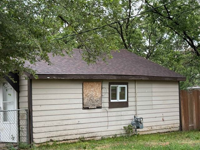 4521 W Newell Ave, Wichita, KS 67212
