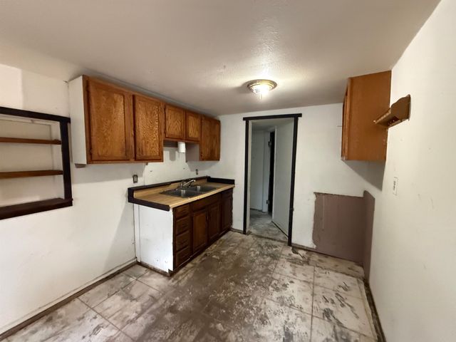4521 W Newell Ave, Wichita, KS 67212
