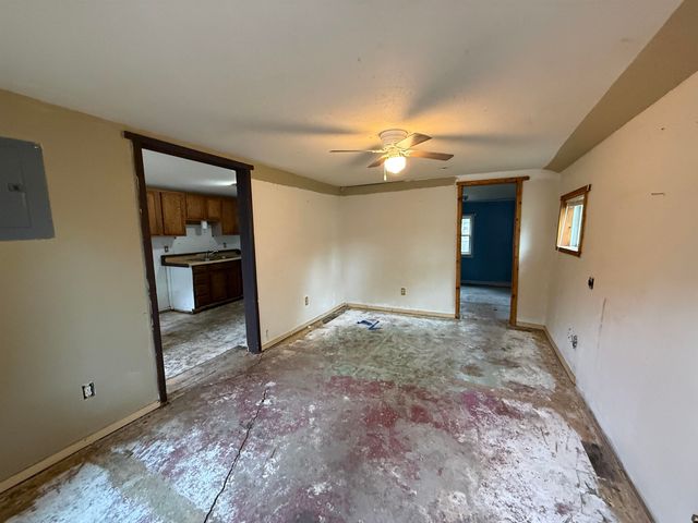 4521 W Newell Ave, Wichita, KS 67212