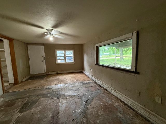 4521 W Newell Ave, Wichita, KS 67212
