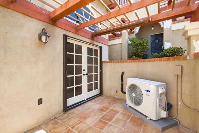 2565 Navarra Dr B, Carlsbad, CA 92009