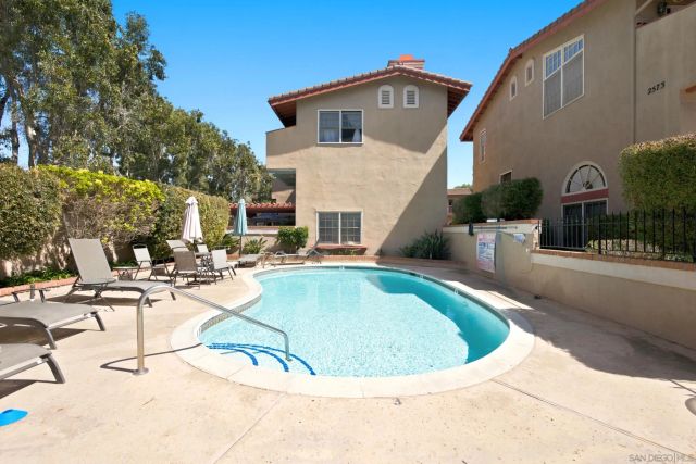 2565 Navarra Dr B, Carlsbad, CA 92009