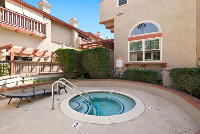 2565 Navarra Dr B, Carlsbad, CA 92009