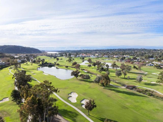 2565 Navarra Dr B, Carlsbad, CA 92009