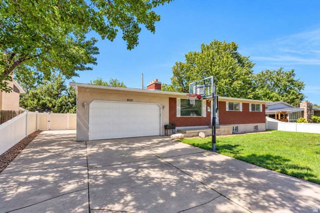 6824 S NYE DR, Cottonwood Heights, UT 84121 — exterior