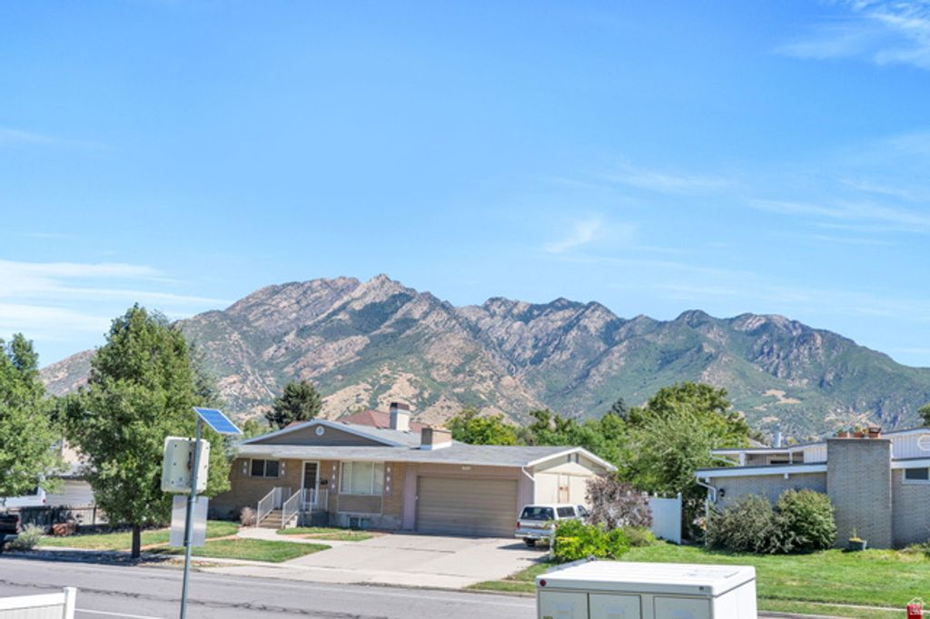 6824 S NYE DR, Cottonwood Heights, UT 84121 — photo 3