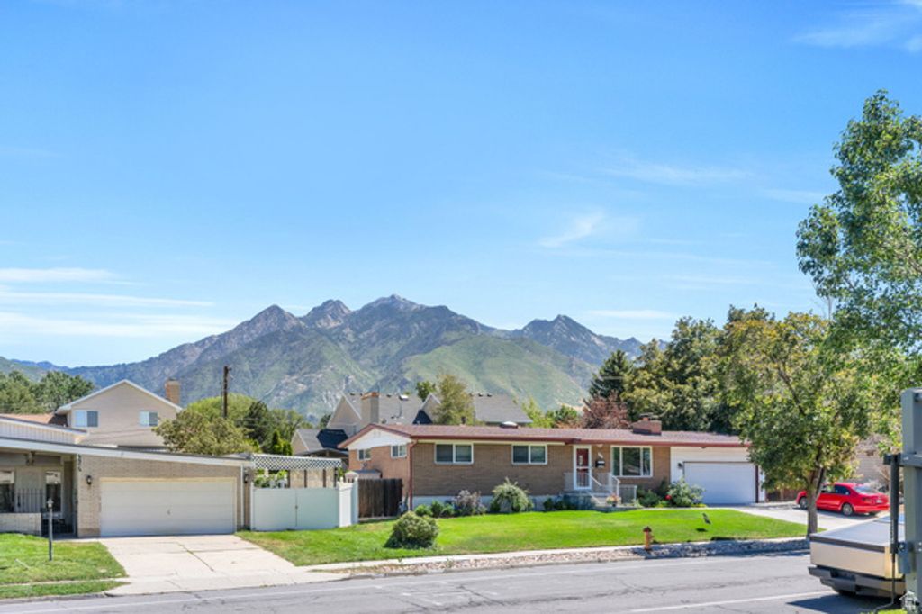 6824 S NYE DR, Cottonwood Heights, UT 84121 — photo 4