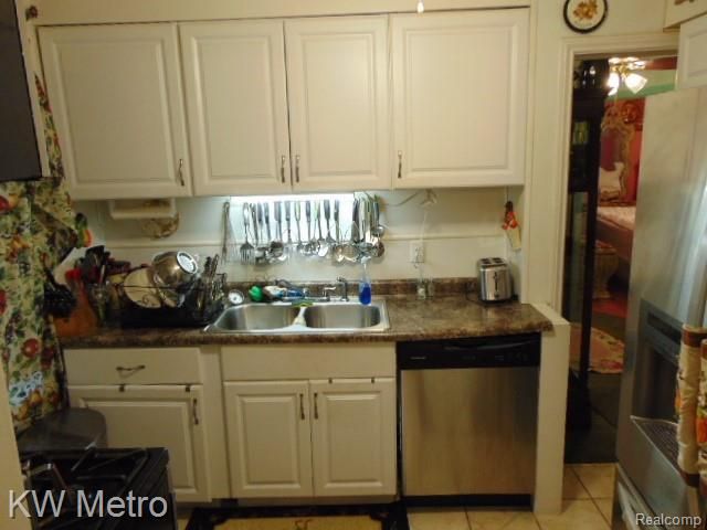 9606 Whitcomb Street, Detroit, MI 48227