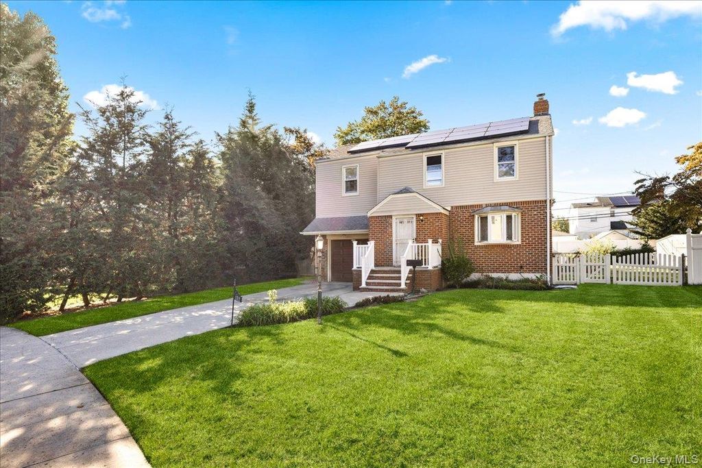 132 Nassau Street, Elmont, NY 11003 — photo 2