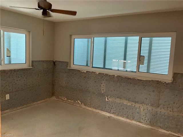 1712 Club House RD, North Fort Myers, FL 33917