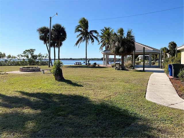 1712 Club House RD, North Fort Myers, FL 33917